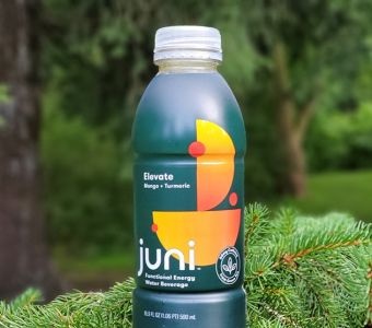 Juni Mango und Kurkumasaft